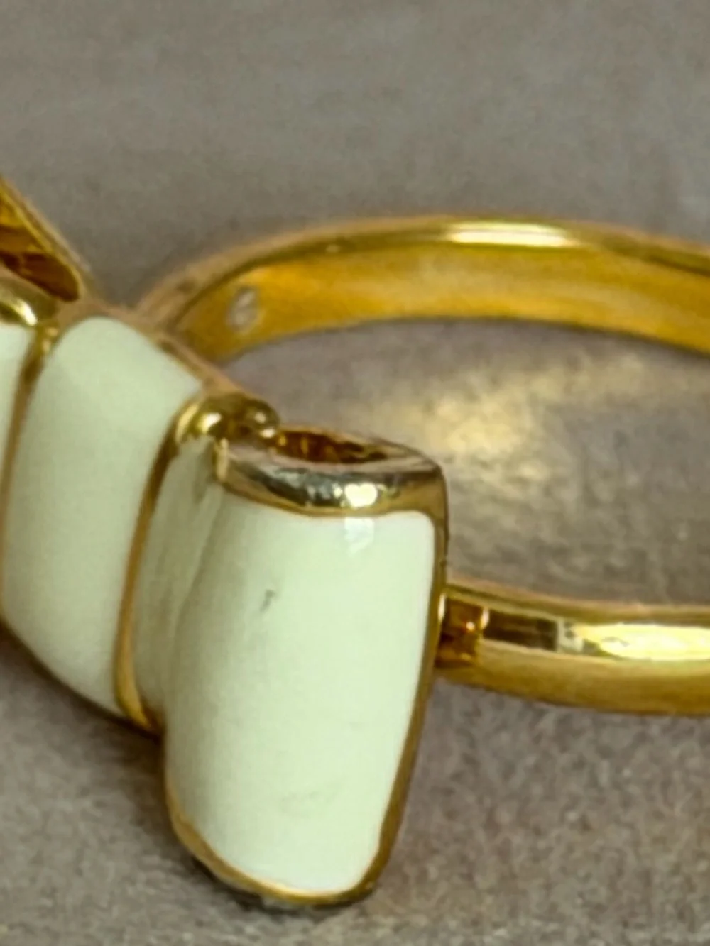 Kate Spade New York “Take a Bow” Enamel Ring in Cream/Ivory